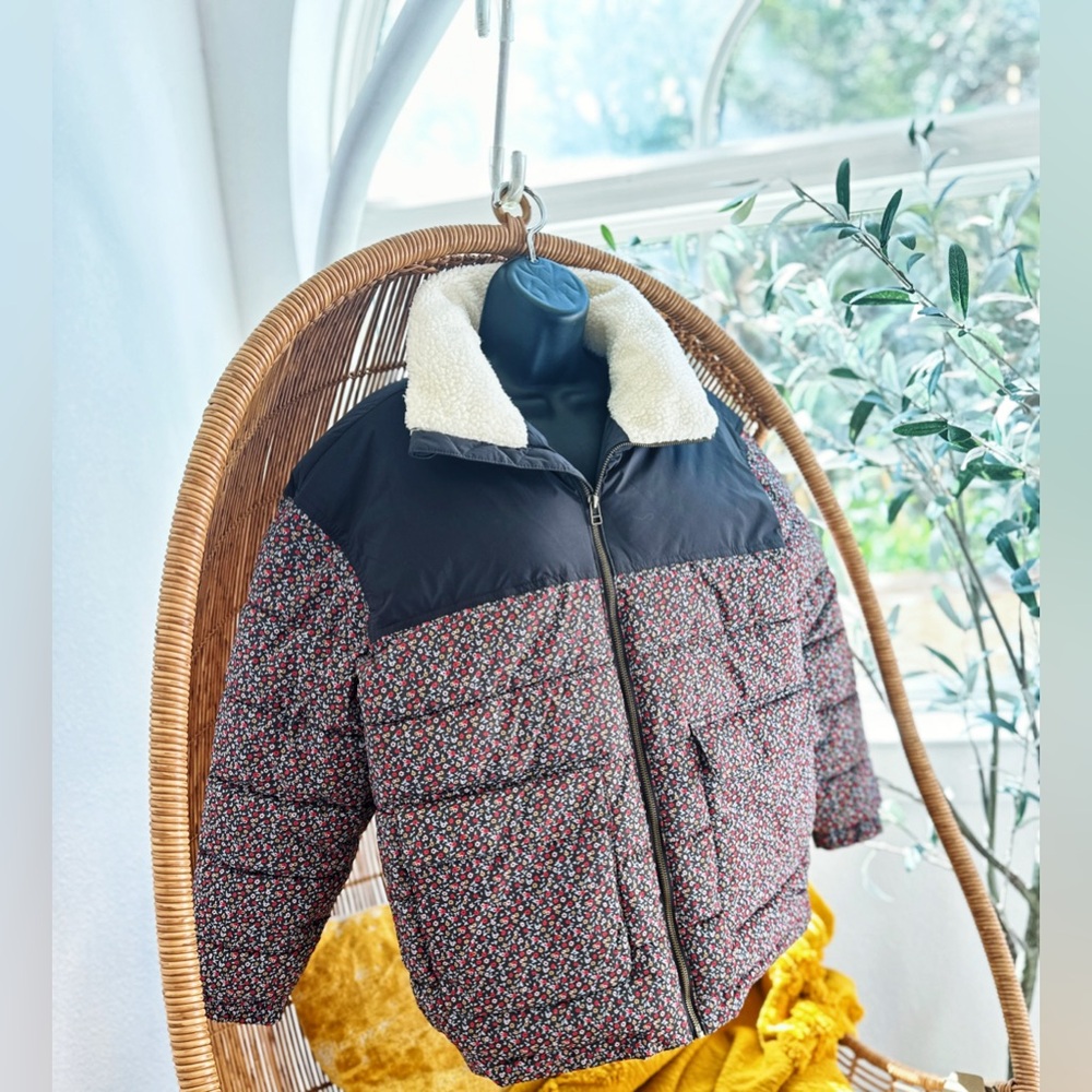 Universal Thread Puffer Jacket, Size Medium With … - image 2